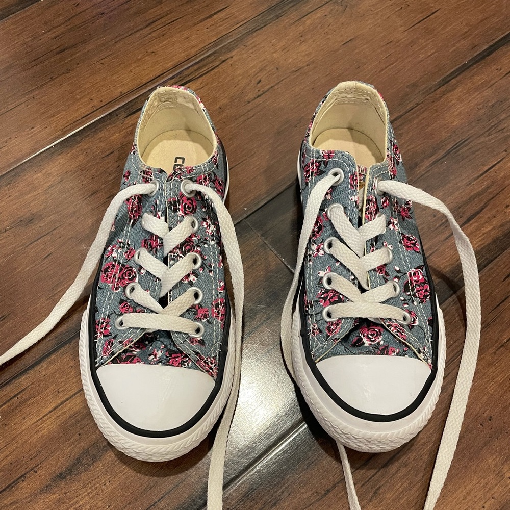 Converse kids floral low top sneakers